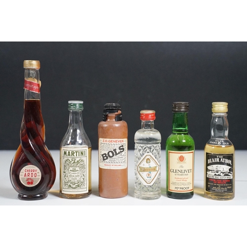 480 - Alcohol - Collection of around 55 alcohol miniatures to include John Power & Son Irish Whiskey, Fuen... 