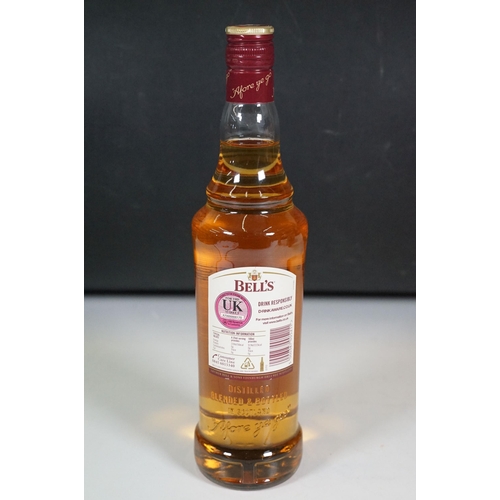 482 - Alcohol - Three bottles of Scotch Whisky to include boxed Glenmorangie Single Highland Malt Scotch W... 