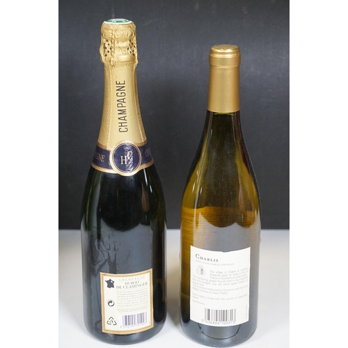 488 - Alcohol - Collection of 11 bottles of mixed alcohol to include The Famous Grouse Scotch Whisky Rugby... 