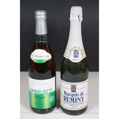 488 - Alcohol - Collection of 11 bottles of mixed alcohol to include The Famous Grouse Scotch Whisky Rugby... 