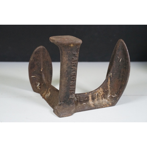 494 - Alcohol & Collectables - Two bottles of alcohol to include VAT 69 Scotch Whisky and Croft Late Bottl... 