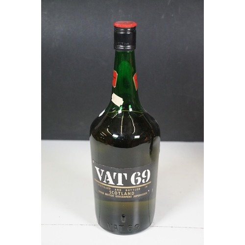 494 - Alcohol & Collectables - Two bottles of alcohol to include VAT 69 Scotch Whisky and Croft Late Bottl... 