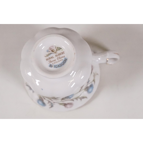 120 - Royal Albert Brigadoon part coffee service, comprising: coffee pot and cover, milk jug, sugar bowl, ... 