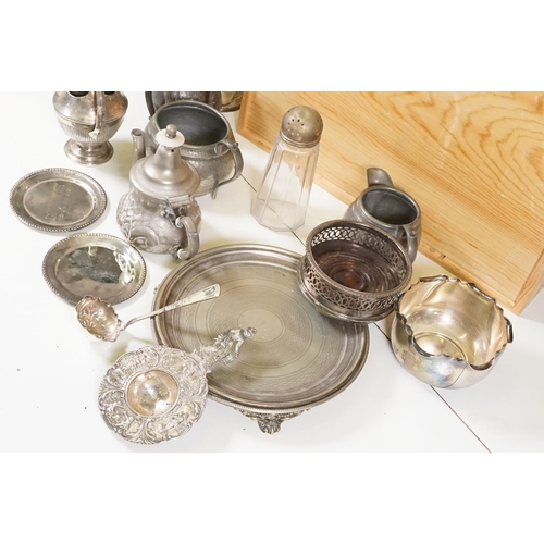 443 - Collection of mixed Sheffield Plate EPNS flatware to include forks, spoons and knives, etc and a qua... 