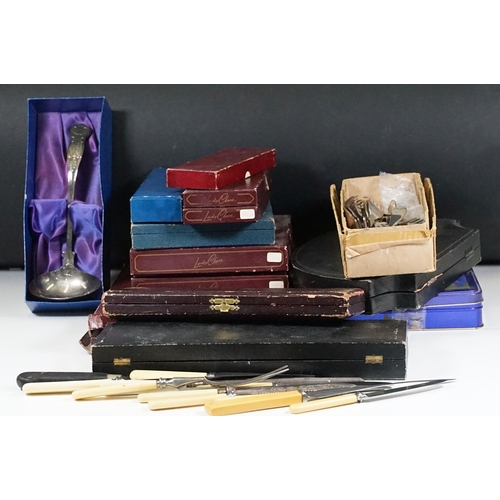 444 - Collection of mixed metalware to include large quantity of silver plate flatware to include knife an... 