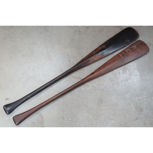 461 - Collection of five canoeing / kayaking paddles