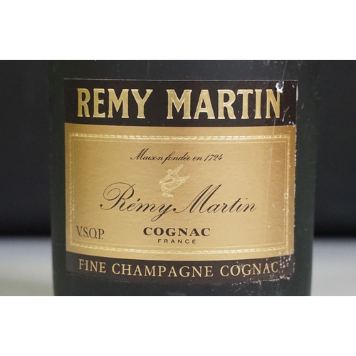 498 - Alcohol - Five bottles of champagne to include boxed Remy Martin Fine Cognac Champagne V.S.O.P. 1 Li... 