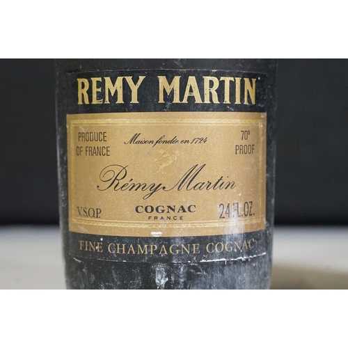 498 - Alcohol - Five bottles of champagne to include boxed Remy Martin Fine Cognac Champagne V.S.O.P. 1 Li... 
