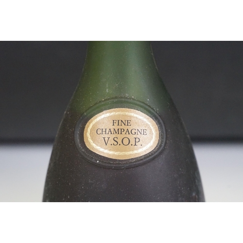 498 - Alcohol - Five bottles of champagne to include boxed Remy Martin Fine Cognac Champagne V.S.O.P. 1 Li... 
