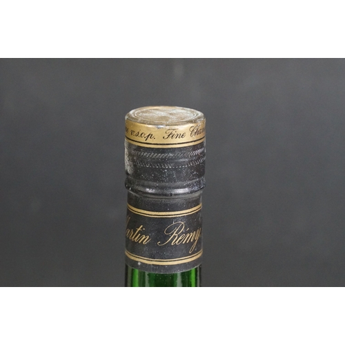 498 - Alcohol - Five bottles of champagne to include boxed Remy Martin Fine Cognac Champagne V.S.O.P. 1 Li... 