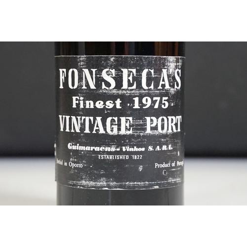 499 - Alcohol - Bottle of Fonseca's Finest 1975 Vintage Port, 75cl