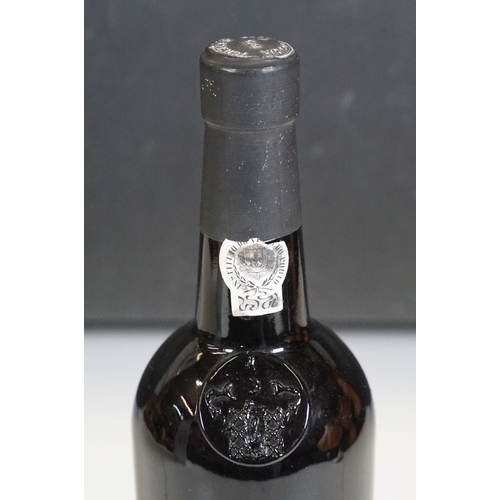 499 - Alcohol - Bottle of Fonseca's Finest 1975 Vintage Port, 75cl
