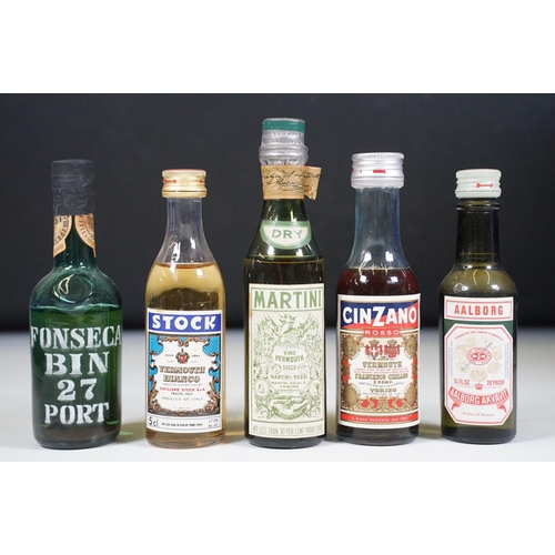 504 - Alcohol - Collection of around 200 alcohol miniatures to include Glenfiddich Pure Malt Scotch Whisky... 