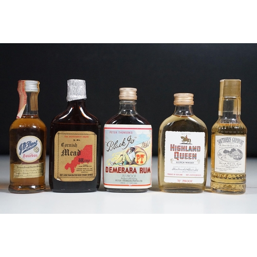 505 - Alcohol - Large collection of mixed alcohol miniatures to include Auchentoshan Lowland Single Malt S... 