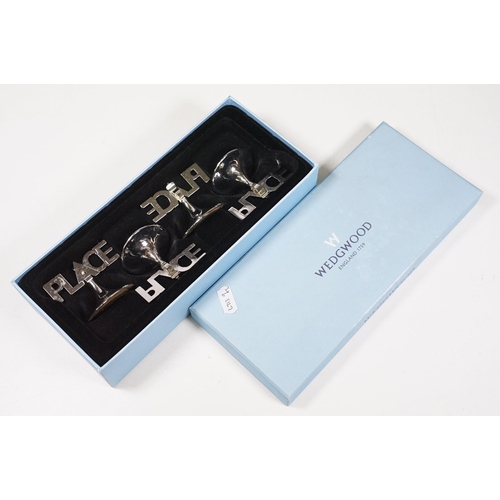 423 - Retro chrome ice bucket, bombay duck aluminium boxed wine rack and boxed Wedgwood place card holders