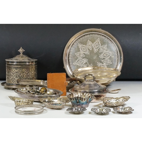 430 - Collection of mixed silver plated items to include flatware, serving tray, tazza, crumb tray, etc