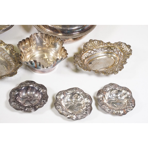 430 - Collection of mixed silver plated items to include flatware, serving tray, tazza, crumb tray, etc