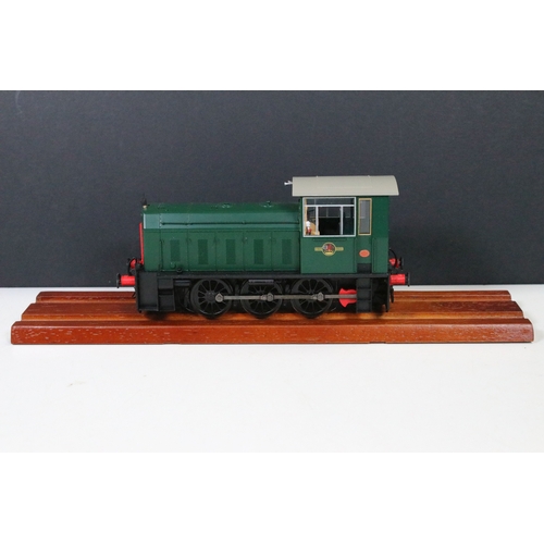 123 - Boxed Heljan O gauge 25901 Class 05 locomotive in plain green livery