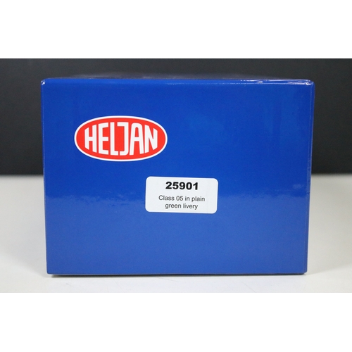 123 - Boxed Heljan O gauge 25901 Class 05 locomotive in plain green livery