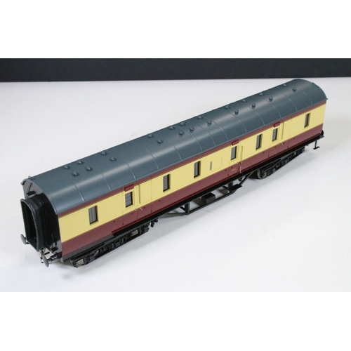 129 - Two boxed Darstaed O gauge MK1 Suburban maroon unlined coaches to include D23-1-2 BS2 and D23-3-2 CL... 