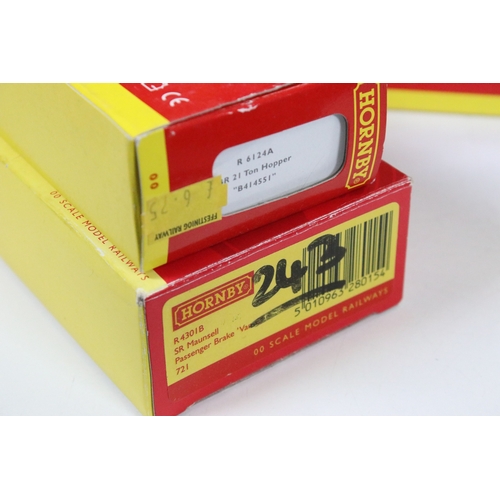 177 - 23 Boxed Hornby OO gauge items of rolling stock to include R4622 BR Intercity MK2E W5860 open standa... 