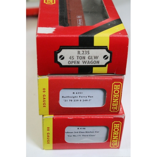 177 - 23 Boxed Hornby OO gauge items of rolling stock to include R4622 BR Intercity MK2E W5860 open standa... 