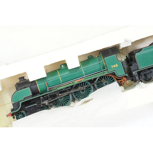 85 - Two boxed OO gauge locomotives to include Hornby R2620 SR 4-6-0 Class N15 Locomotive 746 Pendragon a... 