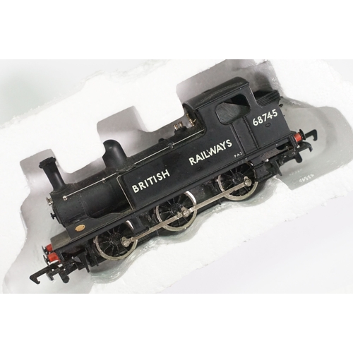 85 - Two boxed OO gauge locomotives to include Hornby R2620 SR 4-6-0 Class N15 Locomotive 746 Pendragon a... 