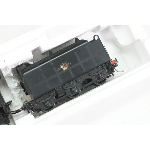 85 - Two boxed OO gauge locomotives to include Hornby R2620 SR 4-6-0 Class N15 Locomotive 746 Pendragon a... 