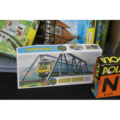 137 - Quantity of OO / HO / N gauge model railway to include 7 x boxed Kibri plastic kits (B231, B7090, B7... 