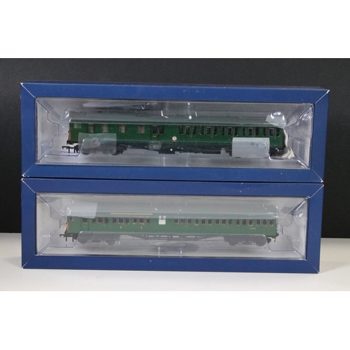 199 - Boxed Bachmann OO gauge 31-236X 2-H Thumper Two Car DEMU BR green small yellow panel set produced ex... 