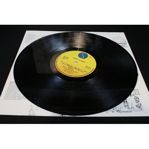 497 - Vinyl - 2 Ramones original UK pressing LPs to include Rocket To Russia (with printed inner), Leave H... 