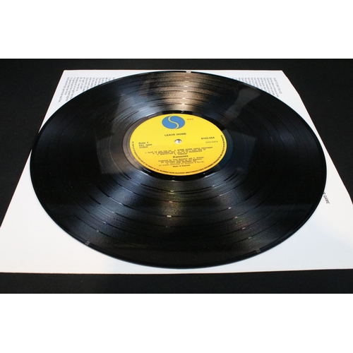 497 - Vinyl - 2 Ramones original UK pressing LPs to include Rocket To Russia (with printed inner), Leave H... 