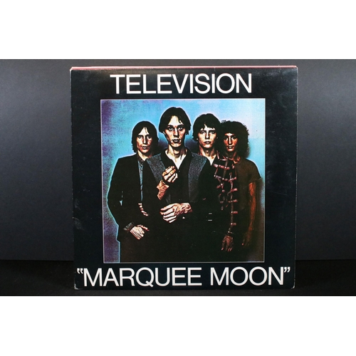 501 - Vinyl - 10 Punk / New Wave LPs and 2 12