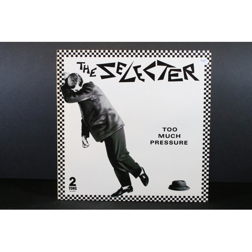 510 - Vinyl - 10 2 Tone / Reggae LPs to include The Selecter, Specials, Madness x 3, UB40 x 5. Vg+ overall