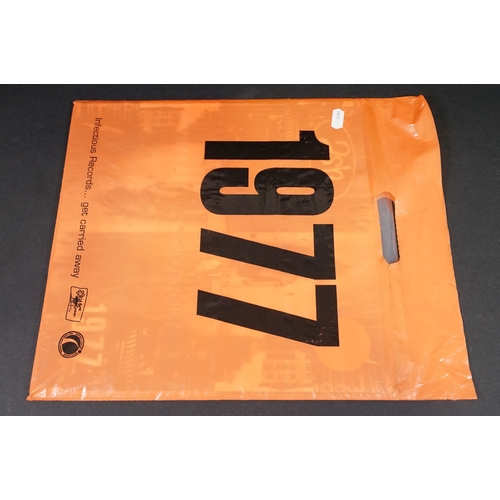 68 - Vinyl - 2 Indie / Alternative LP’s to include: Ash - 1977 (Infectious Records ‎– INFECT40LP UK 1996 ... 