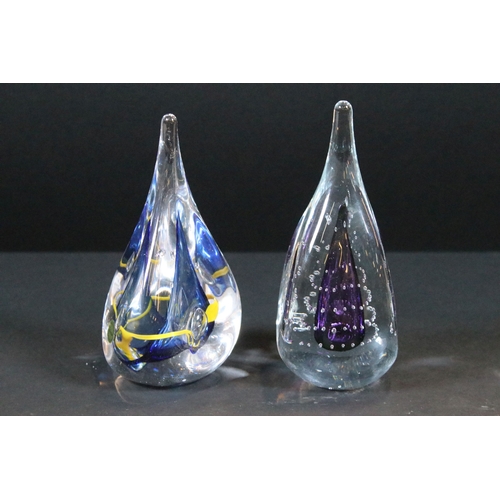 29 - Adam Jablonski art glass cobalt blue teardrop paperweight together with a controlled bubble example ... 