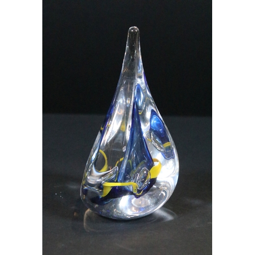 29 - Adam Jablonski art glass cobalt blue teardrop paperweight together with a controlled bubble example ... 