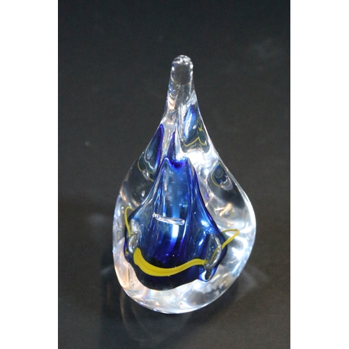 29 - Adam Jablonski art glass cobalt blue teardrop paperweight together with a controlled bubble example ... 