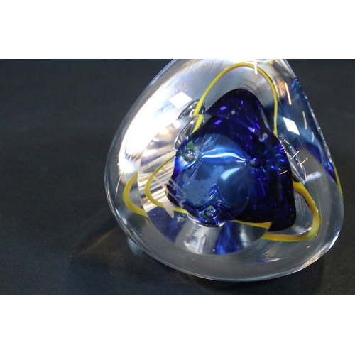 29 - Adam Jablonski art glass cobalt blue teardrop paperweight together with a controlled bubble example ... 