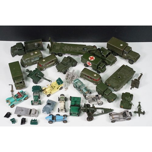 1537 - Around 20 mid 20th C play worn military diecast models to include Corgi and Dinky featuring 2 x Corg... 