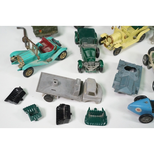 1537 - Around 20 mid 20th C play worn military diecast models to include Corgi and Dinky featuring 2 x Corg... 