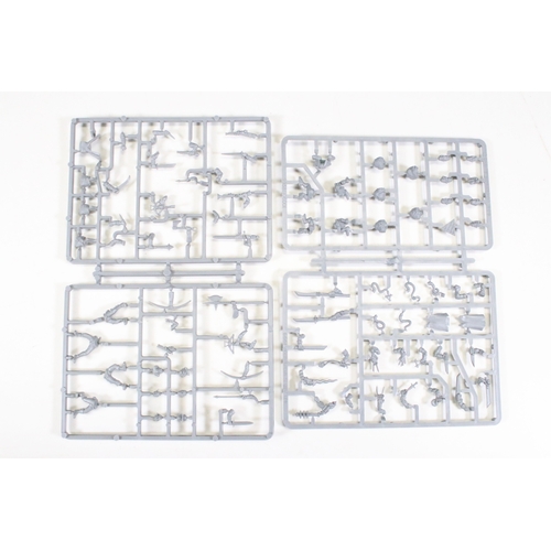 360 - Warhammer - Boxed Games Workshop Warhammer Mordhelm City of the Damned, contents appear complete but... 