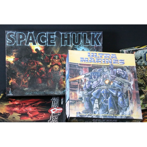 400 - War Gaming - 21 x Games Workshop miniature / board games featuring Space Hulk, Mordhealm, Space Mari... 