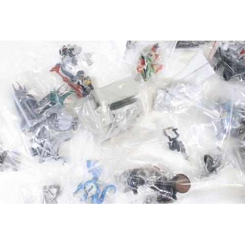 402 - Warhammer - Large Collection of metal Warhammer figures featuring Chaos Marines, Dwarfs, etc, painte... 