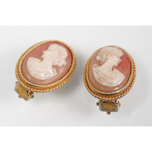 53 - Group of cameo jewellery to include yellow metal and carved shell cameo pendant (partial hallmark to... 