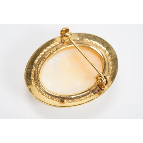 53 - Group of cameo jewellery to include yellow metal and carved shell cameo pendant (partial hallmark to... 