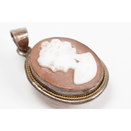 53 - Group of cameo jewellery to include yellow metal and carved shell cameo pendant (partial hallmark to... 