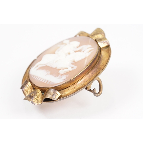 160 - Group of antique brooches to include a 9ct gold and carved shell cameo (marked 9ct to mount), a Vict... 