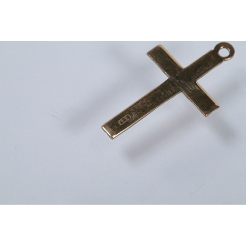 151 - 9ct gold heart padlock clasp marked JP, 9ct. Measures 2.2cm. Together with a 9ct gold cross pendant ... 